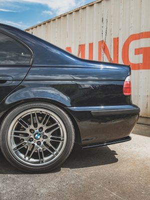 BMW M5 / 5 Pack M E39 - Splitters laterais traseiros | BM-5-39-M-RSD1G | Produto Maxton Design distribuído por Unicartuning. BMW M5 / 5 Pack M E39 - Splitters laterais traseiros | BM-5-39-M-RSD1G | Produto Maxton Design distribuído por Unicartuning.