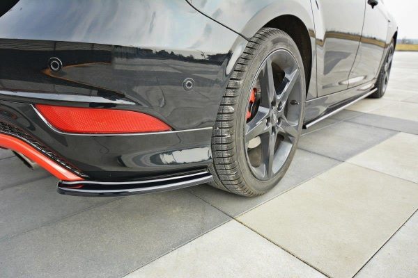 Ford Focus ST Mk3 (facelift) RS-look - Splitters laterais traseiros | FO-FO-3F-STLINE-RSD1G | Produto Maxton Design distribuído por Unicartuning. Ford Focus ST Mk3 (facelift) RS-look - Splitters laterais traseiros | FO-FO-3F-STLINE-RSD1G | Produto Maxton Design distribuído por Unicartuning.
