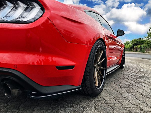Ford Mustang Mk6 (facelift) - Splitters laterais traseiros | FO-MU-6F-RSD1G | Produto Maxton Design distribuído por Unicartuning. Ford Mustang Mk6 (facelift) - Splitters laterais traseiros | FO-MU-6F-RSD1G | Produto Maxton Design distribuído por Unicartuning.