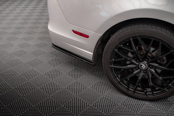 Ford Mustang Mk5 (facelift) - Splitters laterais traseiros | FO-MU-5-RSD1G | Produto Maxton Design distribuído por Unicartuning.