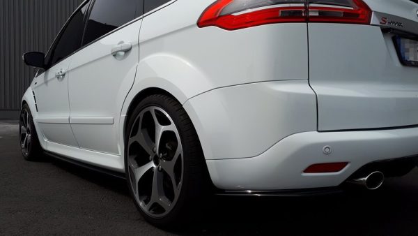 Ford S-max Titanium Mk1 Fl - Splitters laterais traseiros | FO-SMAX-1F-RSD1G | Produto Maxton Design distribuído por Unicartuning. Ford S-max Titanium Mk1 Fl - Splitters laterais traseiros | FO-SMAX-1F-RSD1G | Produto Maxton Design distribuído por Unicartuning.