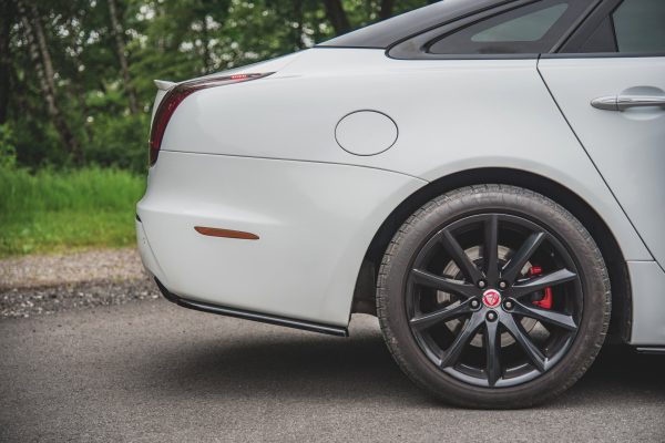 Jaguar Xj R-Sport X351 (facelift) - Splitters laterais traseiros | JA-XJ-4-RSD1G | Produto Maxton Design distribuído por Unicartuning. Jaguar Xj R-Sport X351 (facelift) - Splitters laterais traseiros | JA-XJ-4-RSD1G | Produto Maxton Design distribuído por Unicartuning.