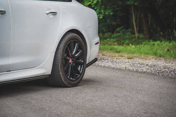Jaguar Xj R-Sport X351 (facelift) - Splitters laterais traseiros | JA-XJ-4-RSD1G | Produto Maxton Design distribuído por Unicartuning. Jaguar Xj R-Sport X351 (facelift) - Splitters laterais traseiros | JA-XJ-4-RSD1G | Produto Maxton Design distribuído por Unicartuning.