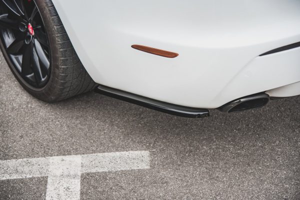 Jaguar Xj R-Sport X351 (facelift) - Splitters laterais traseiros | JA-XJ-4-RSD1G | Produto Maxton Design distribuído por Unicartuning. Jaguar Xj R-Sport X351 (facelift) - Splitters laterais traseiros | JA-XJ-4-RSD1G | Produto Maxton Design distribuído por Unicartuning.