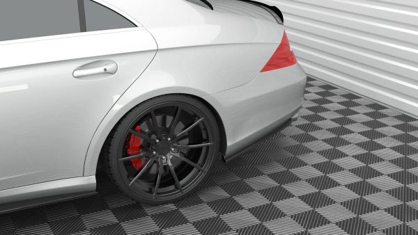 Mercedes-Benz C219 - Splitters laterais traseiros | ME-CLS-C219-RSD1G | Produto Maxton Design distribuído por Unicartuning. Mercedes-Benz C219 - Splitters laterais traseiros | ME-CLS-C219-RSD1G | Produto Maxton Design distribuído por Unicartuning.