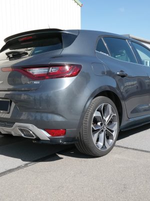 Renault Megane IV RS - Splitters laterais traseiros | RE-ME-4-GTLINE-RSD1G | Produto Maxton Design distribuído por Unicartuning. Renault Megane IV RS - Splitters laterais traseiros | RE-ME-4-GTLINE-RSD1G | Produto Maxton Design distribuído por Unicartuning.