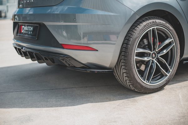 Seat Leon III - Splitters laterais traseiros | SE-LE-3F-FR-RSD1G | Produto Maxton Design distribuído por Unicartuning. Seat Leon III - Splitters laterais traseiros | SE-LE-3F-FR-RSD1G | Produto Maxton Design distribuído por Unicartuning.