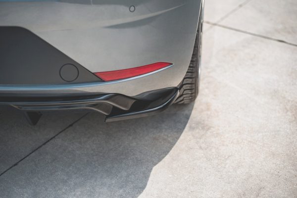Seat Leon III - Splitters laterais traseiros | SE-LE-3F-FR-RSD1G | Produto Maxton Design distribuído por Unicartuning. Seat Leon III - Splitters laterais traseiros | SE-LE-3F-FR-RSD1G | Produto Maxton Design distribuído por Unicartuning.