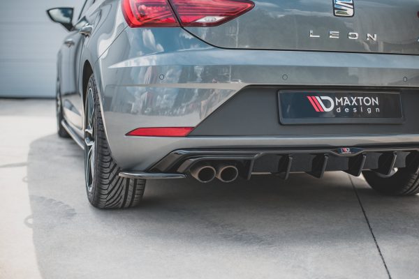 Seat Leon III - Splitters laterais traseiros | SE-LE-3F-FR-RSD1G | Produto Maxton Design distribuído por Unicartuning. Seat Leon III - Splitters laterais traseiros | SE-LE-3F-FR-RSD1G | Produto Maxton Design distribuído por Unicartuning.