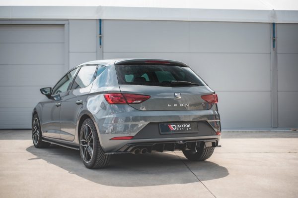 Seat Leon III - Splitters laterais traseiros | SE-LE-3F-FR-RSD1G | Produto Maxton Design distribuído por Unicartuning. Seat Leon III - Splitters laterais traseiros | SE-LE-3F-FR-RSD1G | Produto Maxton Design distribuído por Unicartuning.