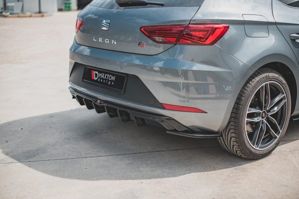 Seat Leon III - Splitters laterais traseiros | SE-LE-3F-FR-RSD1G | Produto Maxton Design distribuído por Unicartuning. Seat Leon III - Splitters laterais traseiros | SE-LE-3F-FR-RSD1G | Produto Maxton Design distribuído por Unicartuning.