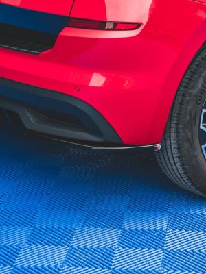 Skoda Kamiq - Splitters laterais traseiros | SK-KM-1-RSD1G | Produto Maxton Design distribuído por Unicartuning. Skoda Kamiq - Splitters laterais traseiros | SK-KM-1-RSD1G | Produto Maxton Design distribuído por Unicartuning.