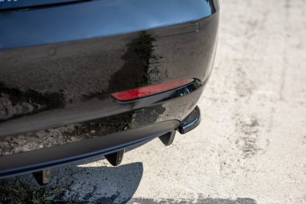 Tesla Model 3 - Splitters laterais traseiros | TE-MODEL3-1-RSD1G | Produto Maxton Design distribuído por Unicartuning.