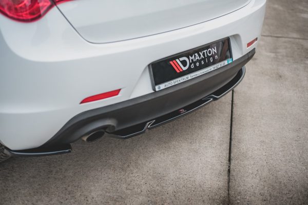 Alfa Romeo Giulietta - Splitters laterais traseiros V.1 | AL-GU-1F-RSD1G | Produto Maxton Design distribuído por Unicartuning.