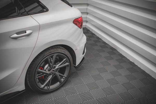 Audi S3 Sportback 8Y - Splitters laterais traseiros V.1 | AU-A3-8Y-SLINE-RSD1G | Produto Maxton Design distribuído por Unicartuning.