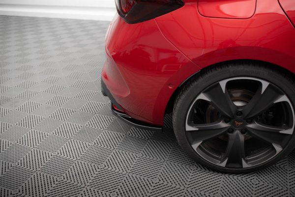 Cupra Leon Hatchback Mk1 - Splitters laterais traseiros V.1 | CU-LE-1-RSD1G | Produto Maxton Design distribuído por Unicartuning. Cupra Leon Hatchback Mk1 - Splitters laterais traseiros V.1 | CU-LE-1-RSD1G | Produto Maxton Design distribuído por Unicartuning.