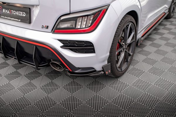 Hyundai Kauai N Mk1 - Splitters laterais traseiros V.1 | HY-KO-1-N-RSD1G+RSF1B | Produto Maxton Design distribuído por Unicartuning. Hyundai Kauai N Mk1 - Splitters laterais traseiros V.1 | HY-KO-1-N-RSD1G+RSF1B | Produto Maxton Design distribuído por Unicartuning.