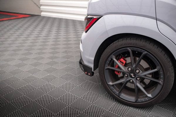 Hyundai Kauai N Mk1 - Splitters laterais traseiros V.1 | HY-KO-1-N-RSD1G+RSF1B | Produto Maxton Design distribuído por Unicartuning. Hyundai Kauai N Mk1 - Splitters laterais traseiros V.1 | HY-KO-1-N-RSD1G+RSF1B | Produto Maxton Design distribuído por Unicartuning.