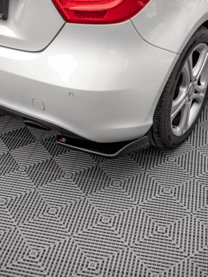 Mercedes-Benz Classe A W176 - Splitters laterais traseiros V.1 | ME-A-176-RSD1G | Produto Maxton Design distribuído por Unicartuning. Mercedes-Benz Classe A W176 - Splitters laterais traseiros V.1 | ME-A-176-RSD1G | Produto Maxton Design distribuído por Unicartuning.