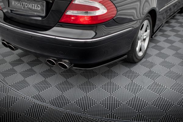 Mercedes-Benz CLK W209 - Splitters laterais traseiros V.1 | ME-CLK-209-RSD1G | Produto Maxton Design distribuído por Unicartuning. Mercedes-Benz CLK W209 - Splitters laterais traseiros V.1 | ME-CLK-209-RSD1G | Produto Maxton Design distribuído por Unicartuning.