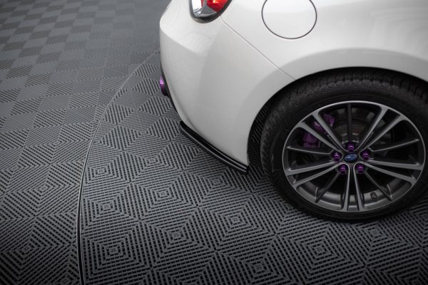 Subaru BRZ Mk1 / Mk1 (facelift) - Splitters laterais traseiros V.1 | SU-BRZ-1F-RSD1G | Produto Maxton Design distribuído por Unicartuning. Subaru BRZ Mk1 / Mk1 (facelift) - Splitters laterais traseiros V.1 | SU-BRZ-1F-RSD1G | Produto Maxton Design distribuído por Unicartuning.