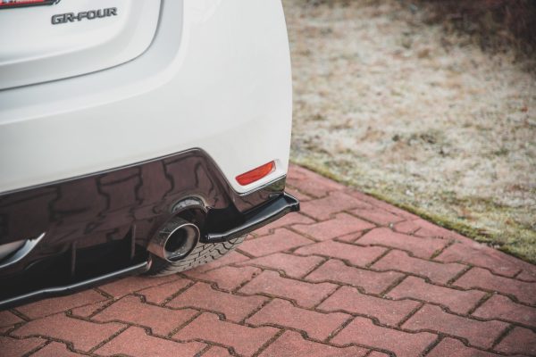 Toyota GR Yaris Mk4 - Splitters laterais traseiros V.1 | TO-YA-4-GR4-RSD1G | Produto Maxton Design distribuído por Unicartuning. Toyota GR Yaris Mk4 - Splitters laterais traseiros V.1 | TO-YA-4-GR4-RSD1G | Produto Maxton Design distribuído por Unicartuning.