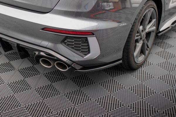 Audi S3 Sedan 8Y - Splitters laterais traseiros V.2 | AU-S3-8Y-S-RSD2G | Produto Maxton Design distribuído por Unicartuning.