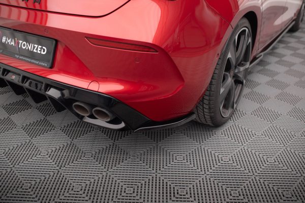 Cupra Leon ST Mk1 - Splitters laterais traseiros V.2 | CU-LE-1-RSD2G | Produto Maxton Design distribuído por Unicartuning. Cupra Leon ST Mk1 - Splitters laterais traseiros V.2 | CU-LE-1-RSD2G | Produto Maxton Design distribuído por Unicartuning.