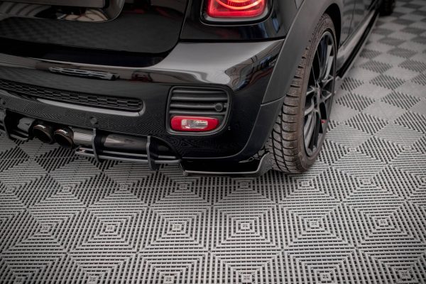 Mini Cooper John Cooper Works R56 - Splitters laterais traseiros V.2 | MC-S-2-56-JCW-RSD1G | Produto Maxton Design distribuído por Unicartuning. Mini Cooper John Cooper Works R56 - Splitters laterais traseiros V.2 | MC-S-2-56-JCW-RSD1G | Produto Maxton Design distribuído por Unicartuning.