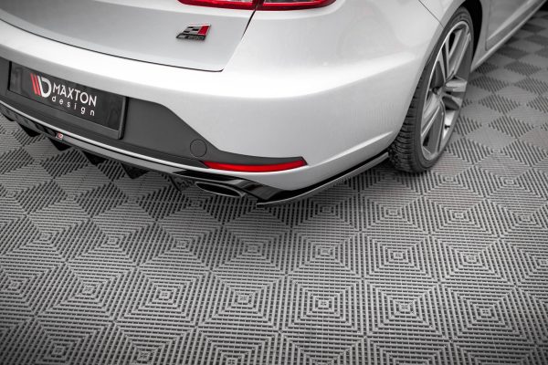 Seat Leon Cupra Hatchback Mk3 - Splitters laterais traseiros V.2 | SE-LE-3-CU-ST-RSD2G | Produto Maxton Design distribuído por Unicartuning. Seat Leon Cupra Hatchback Mk3 - Splitters laterais traseiros V.2 | SE-LE-3-CU-ST-RSD2G | Produto Maxton Design distribuído por Unicartuning.
