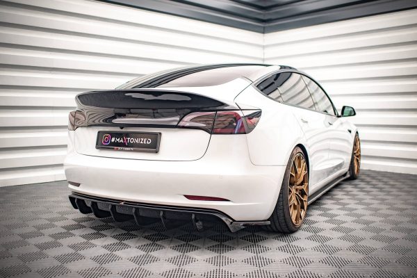 Tesla Model 3 / Model 3 Performance Mk1 / Mk1 (facelift) - Splitters laterais traseiros V.2 | TE-MODEL3-1-RSD2G | Produto Maxton Design distribuído por Unicartuning.