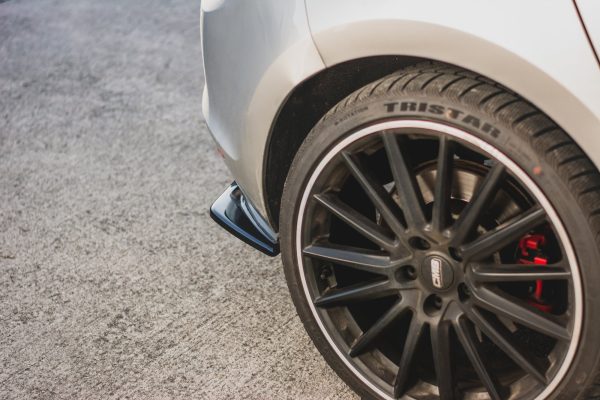 Volkswagen Golf R Mk7 - Splitters laterais traseiros V.2 | VW-GO-7-GTI-RSD2G | Produto Maxton Design distribuído por Unicartuning. Volkswagen Golf R Mk7 - Splitters laterais traseiros V.2 | VW-GO-7-GTI-RSD2G | Produto Maxton Design distribuído por Unicartuning.