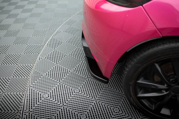 Volkswagen Scirocco R Mk3 - Splitters laterais traseiros V.2 | VW-SC-3-RSD2G | Produto Maxton Design distribuído por Unicartuning. Volkswagen Scirocco R Mk3 - Splitters laterais traseiros V.2 | VW-SC-3-RSD2G | Produto Maxton Design distribuído por Unicartuning.