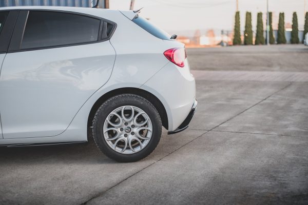 Alfa Romeo Giulietta (facelift) - Splitters laterais traseiros V.3 | AL-GU-1F-RSD3G | Produto Maxton Design distribuído por Unicartuning. Alfa Romeo Giulietta (facelift) - Splitters laterais traseiros V.3 | AL-GU-1F-RSD3G | Produto Maxton Design distribuído por Unicartuning.