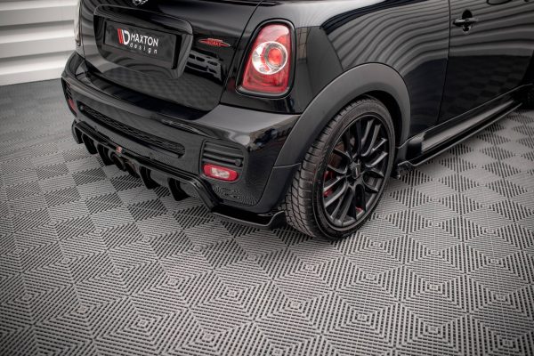 Mini Cooper John Cooper Works R56 - Splitters laterais traseiros V.3 | MC-S-2-56-JCW-RSD2G | Produto Maxton Design distribuído por Unicartuning. Mini Cooper John Cooper Works R56 - Splitters laterais traseiros V.3 | MC-S-2-56-JCW-RSD2G | Produto Maxton Design distribuído por Unicartuning.