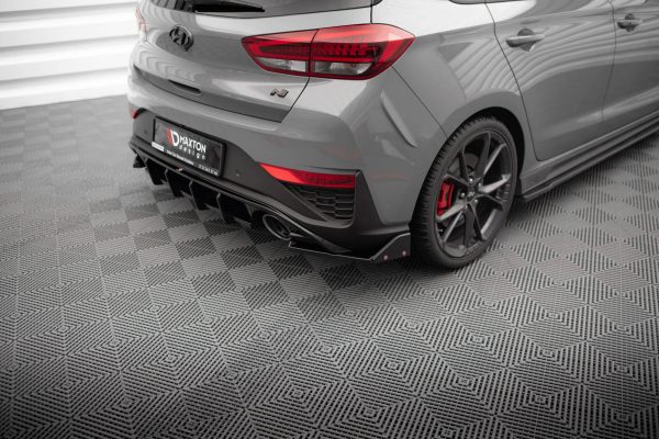 Hyundai I30 N Hatchback Mk3 (facelift) - Splitters laterais traseiros V.4 | HY-I30-3F-N-RSD4G+RSF1B | Produto Maxton Design distribuído por Unicartuning. Hyundai I30 N Hatchback Mk3 (facelift) - Splitters laterais traseiros V.4 | HY-I30-3F-N-RSD4G+RSF1B | Produto Maxton Design distribuído por Unicartuning.