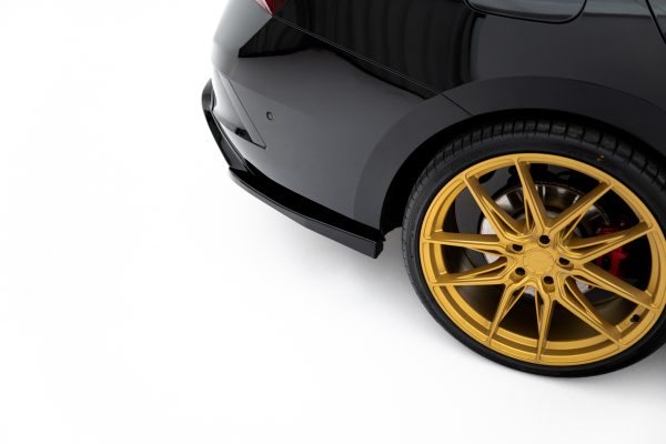 Skoda Octavia RS Mk4 - Splitters laterais traseiros V.4 | SK-OC-4-RS-RSD4G | Produto Maxton Design distribuído por Unicartuning. Skoda Octavia RS Mk4 - Splitters laterais traseiros V.4 | SK-OC-4-RS-RSD4G | Produto Maxton Design distribuído por Unicartuning.