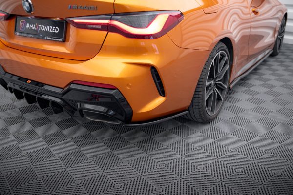 BMW 4 M440i G22 / G23 / G22 (facelift) / G23 (facelift) - Splitters laterais traseiros V.5 | BM-4-G22-MPACK-RSD5G | Produto Maxton Design distribuído por Unicartuning. BMW 4 M440i G22 / G23 / G22 (facelift) / G23 (facelift) - Splitters laterais traseiros V.5 | BM-4-G22-MPACK-RSD5G | Produto Maxton Design distribuído por Unicartuning.