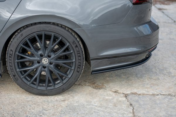 Volkswagen Passat R-line B8 - Splitters laterais traseiros | VW-PA-B8-RLINE-RSD1G | Produto Maxton Design distribuído por Unicartuning. Volkswagen Passat R-line B8 - Splitters laterais traseiros | VW-PA-B8-RLINE-RSD1G | Produto Maxton Design distribuído por Unicartuning.