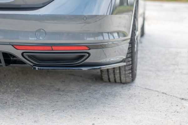 Volkswagen Passat R-line B8 - Splitters laterais traseiros | VW-PA-B8-RLINE-RSD1G | Produto Maxton Design distribuído por Unicartuning. Volkswagen Passat R-line B8 - Splitters laterais traseiros | VW-PA-B8-RLINE-RSD1G | Produto Maxton Design distribuído por Unicartuning.