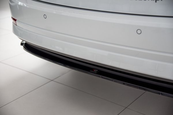 Skoda Octavia Mk4 - Difusor traseiro | SK-OC-4-RD1G | Produto Maxton Design distribuído por Unicartuning.