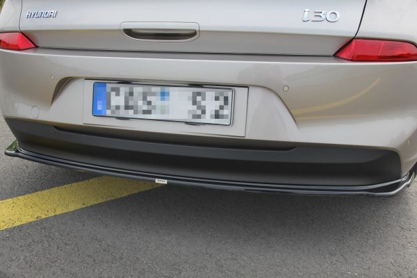 Hyundai I30 Mk3 Hatchback - Difusor traseiro (sem barras verticais) | HY-I30-3-RD1G | Produto Maxton Design distribuído por Unicartuning. Hyundai I30 Mk3 Hatchback - Difusor traseiro (sem barras verticais) | HY-I30-3-RD1G | Produto Maxton Design distribuído por Unicartuning.