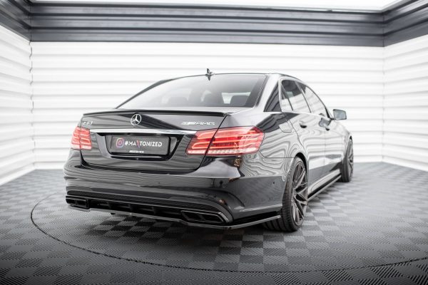 Mercedes-Benz E63 AMG / AMG-line Sedan W212 (facelift) - Difusor traseiro | ME-E-212F-AMG-RD1G+RD2G | Produto Maxton Design distribuído por Unicartuning. Mercedes-Benz E63 AMG / AMG-line Sedan W212 (facelift) - Difusor traseiro | ME-E-212F-AMG-RD1G+RD2G | Produto Maxton Design distribuído por Unicartuning.