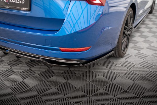Skoda Rapid - Difusor traseiro | SK-OC-4-SL-K-RD1G+RD2G | Produto Maxton Design distribuído por Unicartuning.
