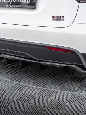 Tesla Model X Mk1 (facelift) - Difusor traseiro | TE-MODELX-1F-RD1G+RD2G | Produto Maxton Design distribuído por Unicartuning. Tesla Model X Mk1 (facelift) - Difusor traseiro | TE-MODELX-1F-RD1G+RD2G | Produto Maxton Design distribuído por Unicartuning.