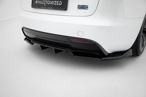 Tesla Model 3 Performance Mk1 (facelift) - Difusor traseiro V.1 | TE-MODEL3-1F-PFC-RD1G+RD3G | Produto Maxton Design distribuído por Unicartuning. Tesla Model 3 Performance Mk1 (facelift) - Difusor traseiro V.1 | TE-MODEL3-1F-PFC-RD1G+RD3G | Produto Maxton Design distribuído por Unicartuning.