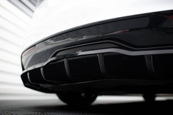 Tesla Model S Plaid Mk1 (facelift) - Difusor traseiro V.1 | TE-MODELS-1F2-PL-RD1G+RD3G | Produto Maxton Design distribuído por Unicartuning. Tesla Model S Plaid Mk1 (facelift) - Difusor traseiro V.1 | TE-MODELS-1F2-PL-RD1G+RD3G | Produto Maxton Design distribuído por Unicartuning.