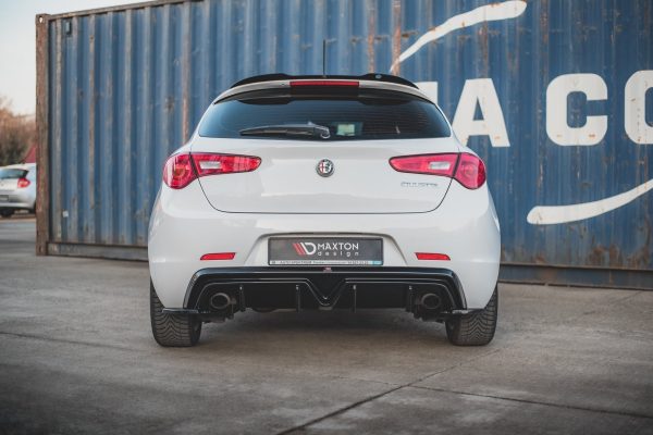 Alfa Romeo Giulietta - Difusor (versão dupla) | AL-GU-1F-RS1GO_O | Produto Maxton Design distribuído por Unicartuning. Alfa Romeo Giulietta - Difusor (versão dupla) | AL-GU-1F-RS1GO_O | Produto Maxton Design distribuído por Unicartuning.
