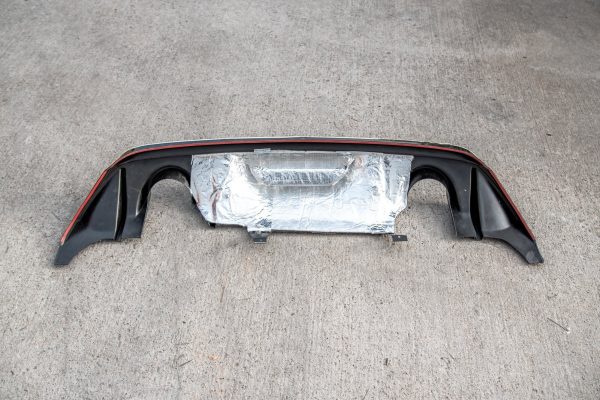 Ford Fiesta ST Mk8 - Difusor + escape Miltek Sport | FO-FI-8-ST-RS5T+EXH+GPF | Produto Maxton Design distribuído por Unicartuning.