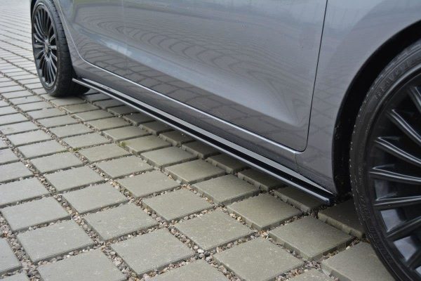 Hyundai I30 Mk3 Hatchback - Lâminas para embaladeiras | HY-I30-2-SD1G | Produto Maxton Design distribuído por Unicartuning. Hyundai I30 Mk3 Hatchback - Lâminas para embaladeiras | HY-I30-2-SD1G | Produto Maxton Design distribuído por Unicartuning.